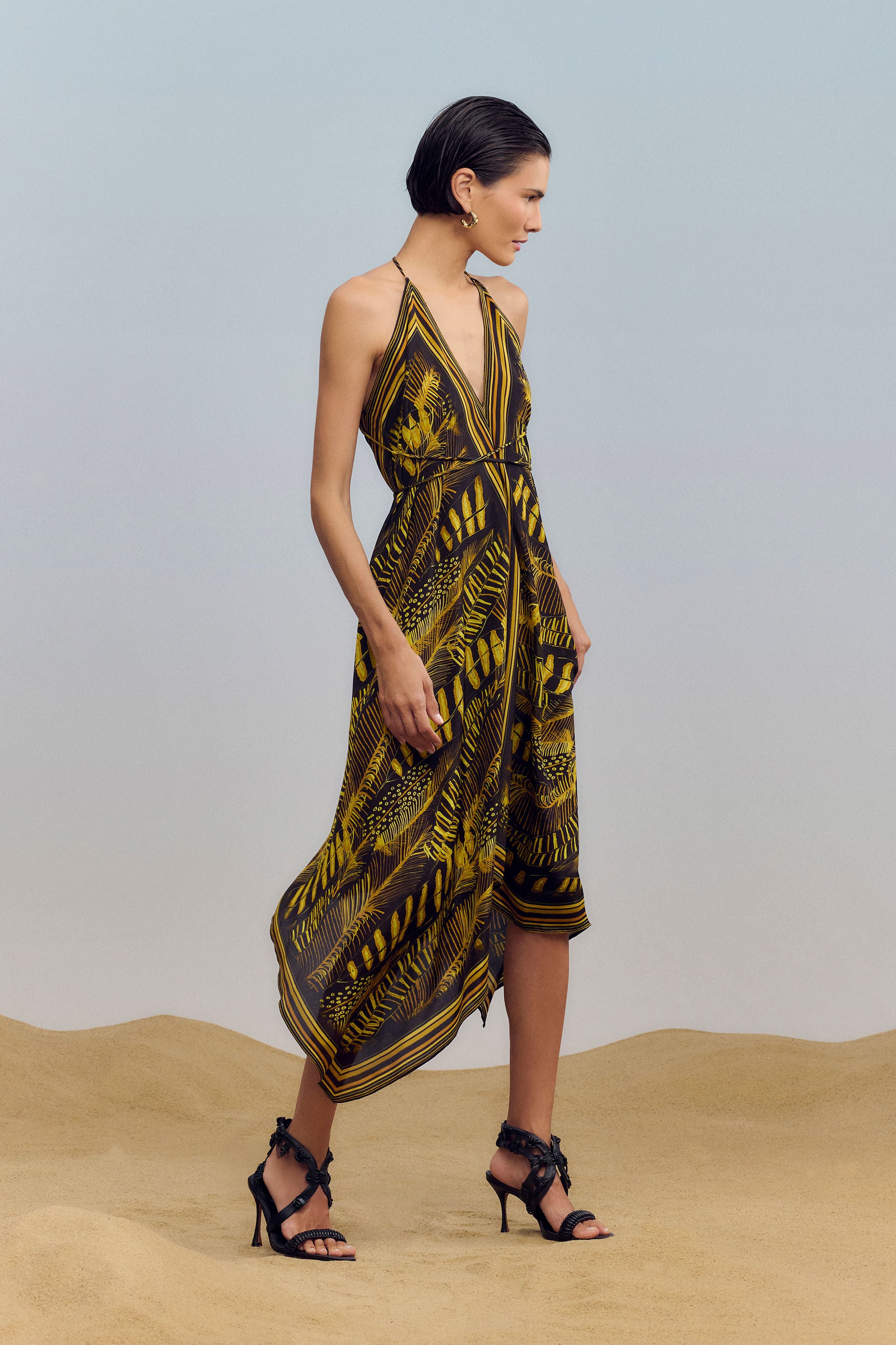 Vestido midi Folhagem decote V estampado — frontal